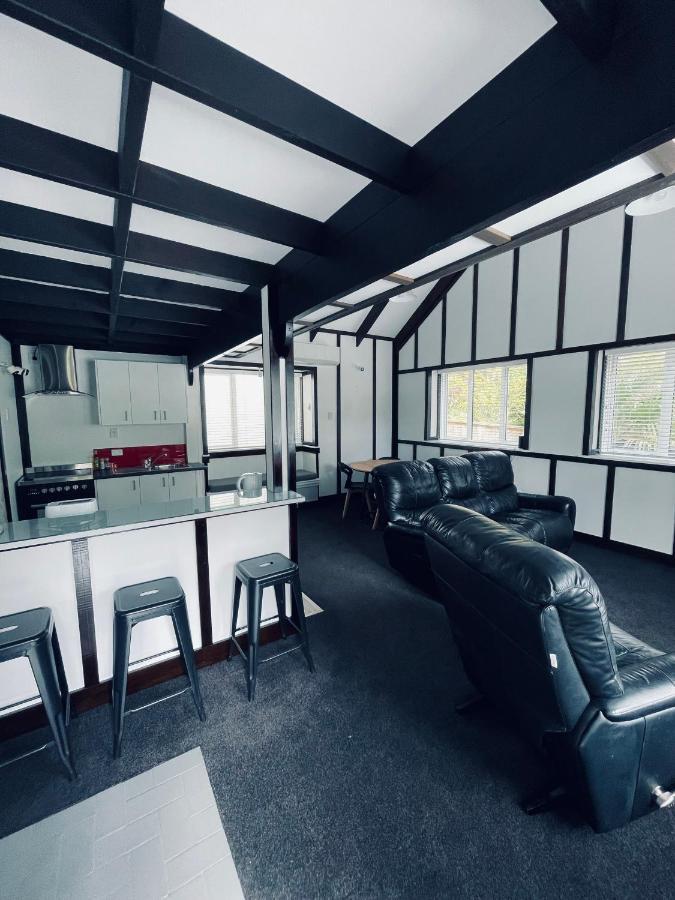 Experience Heritage, Live Modern Upper Hutt Exterior foto
