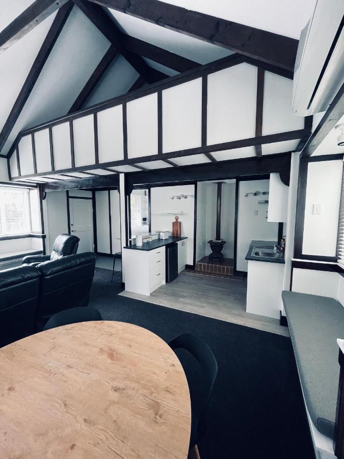 Experience Heritage, Live Modern Upper Hutt Exterior foto