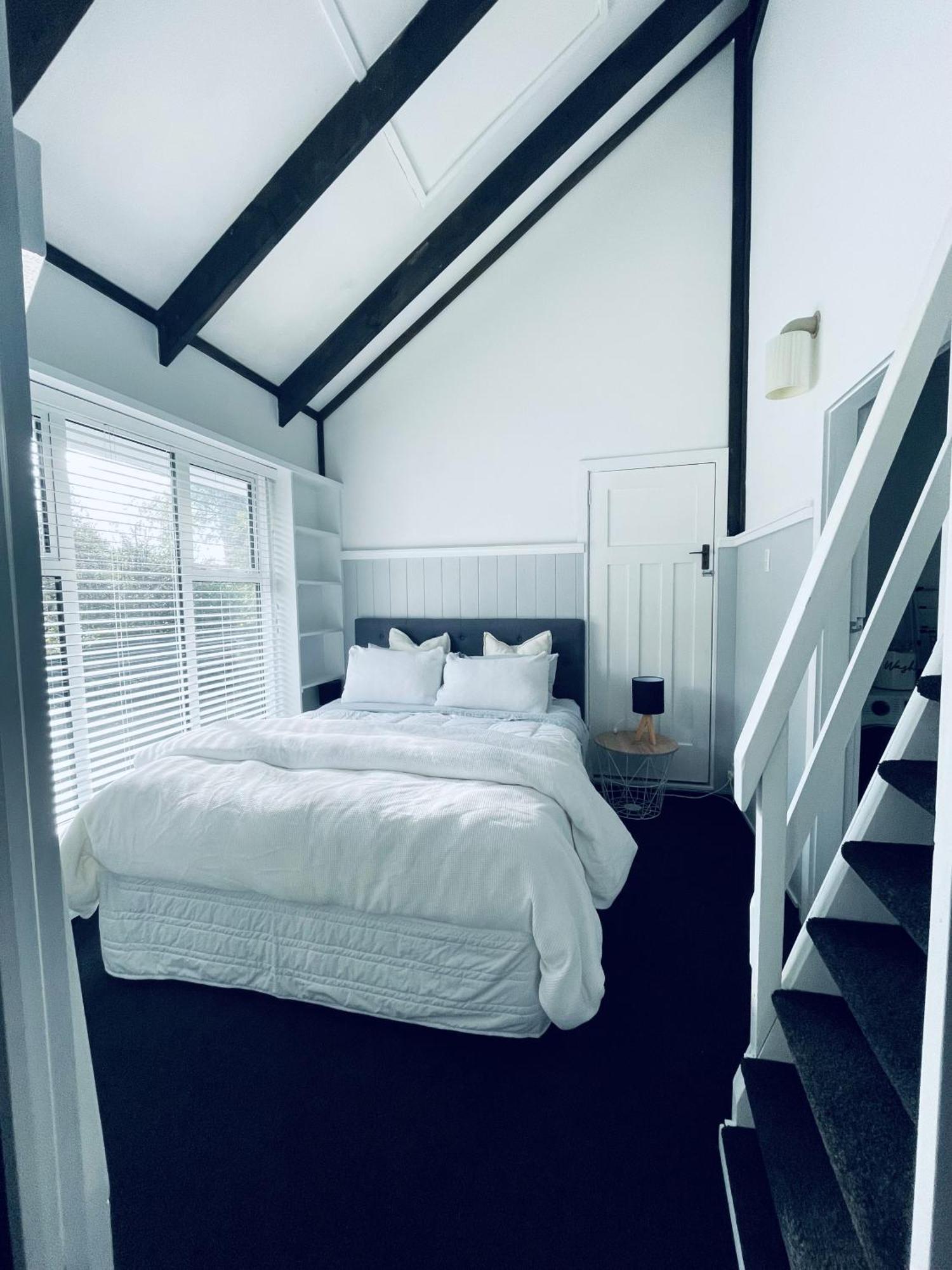 Experience Heritage, Live Modern Upper Hutt Exterior foto